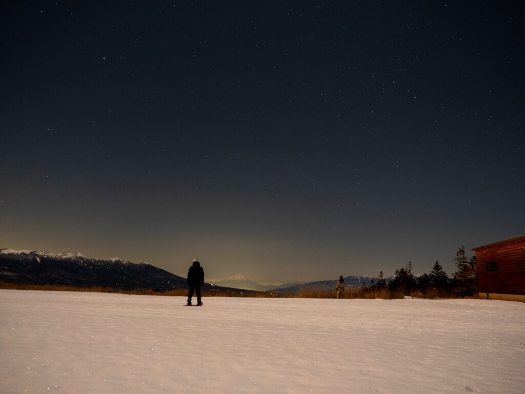 霧ヶ峰ナイトスノーシューで神秘的な雪原の夜を体験しよう