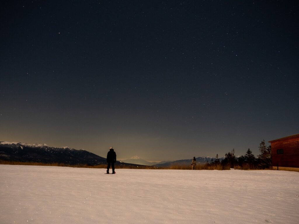 霧ヶ峰ナイトスノーシューで　神秘的な雪原の夜を体験しよう